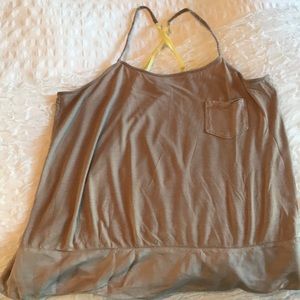 😉 3 for 15$ 😉 Club Monaco camisole